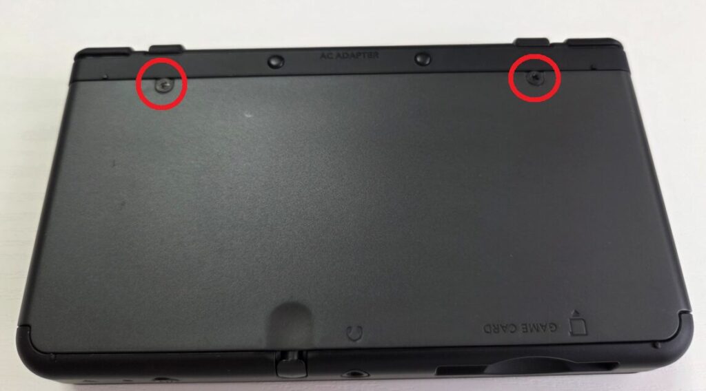 new3ds裏のねじ2か所
